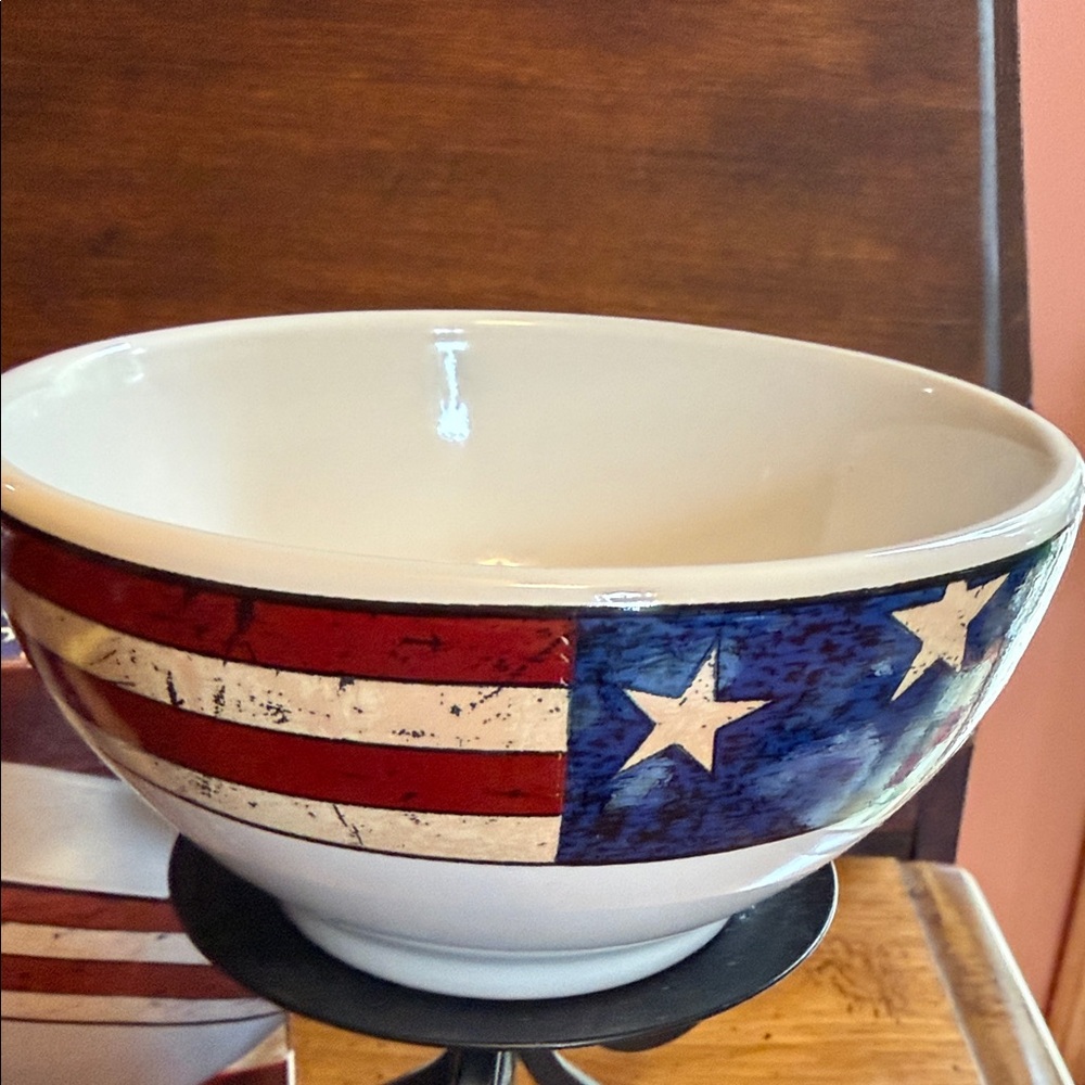 Patriotic American Flag Bowl-new in box - Picture 3 of 8